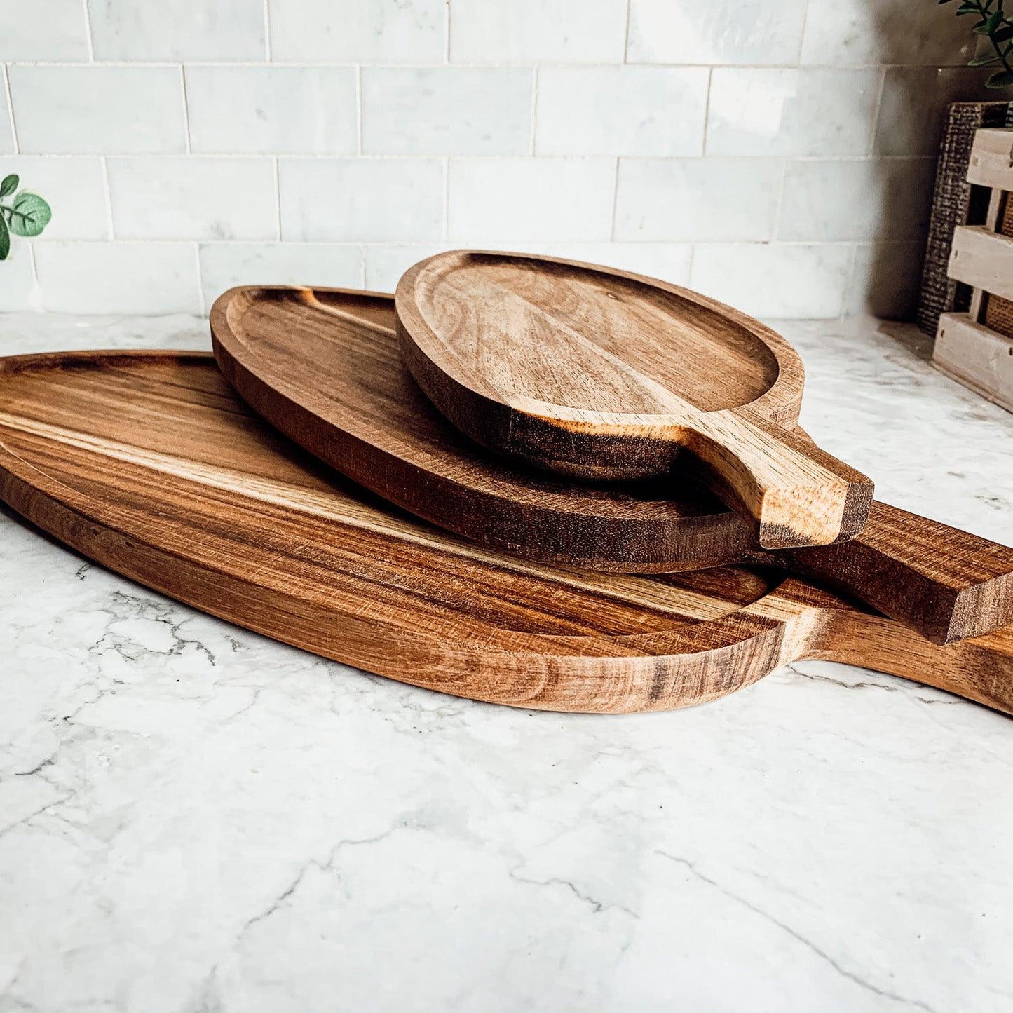 Acacia Wood Leaf-Shaped Serving Trays – Set of 3
