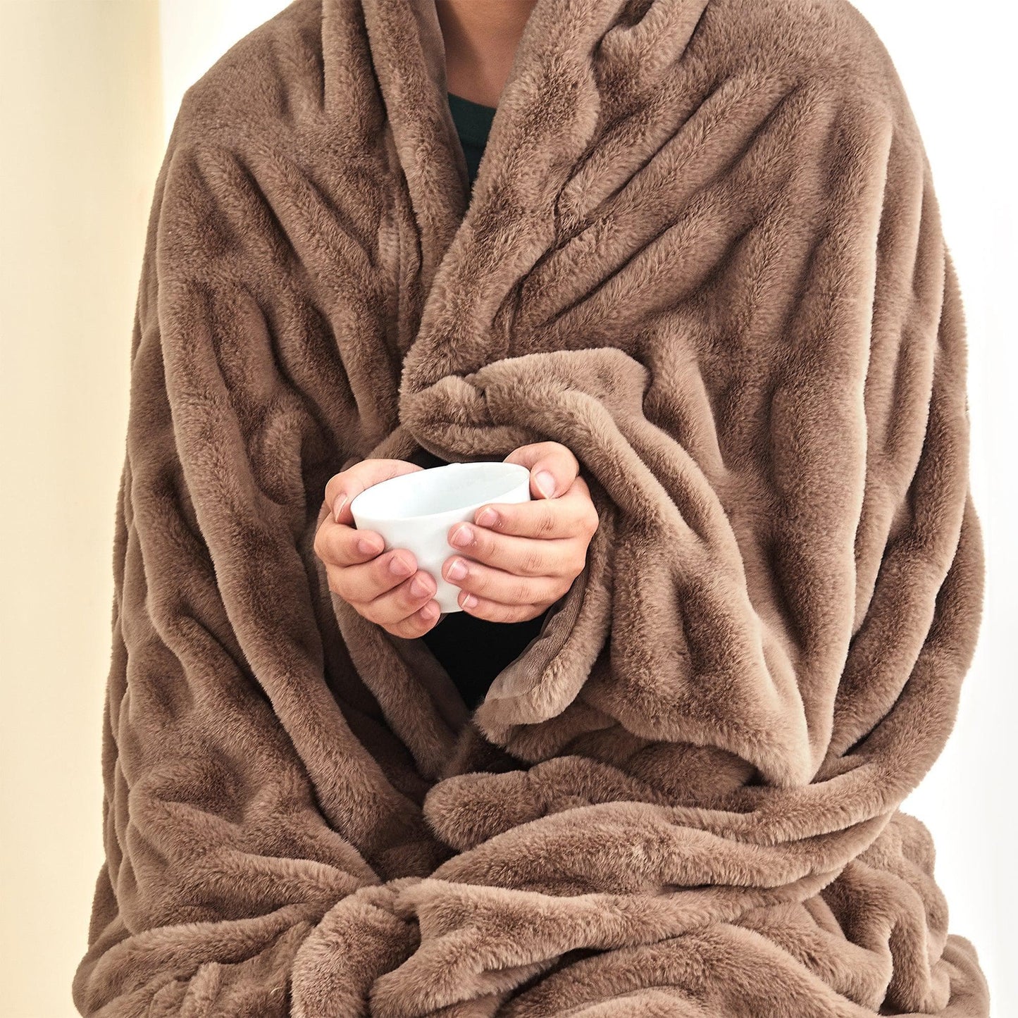 Ruched Faux Fur Throw Blanket - Alondra Collection