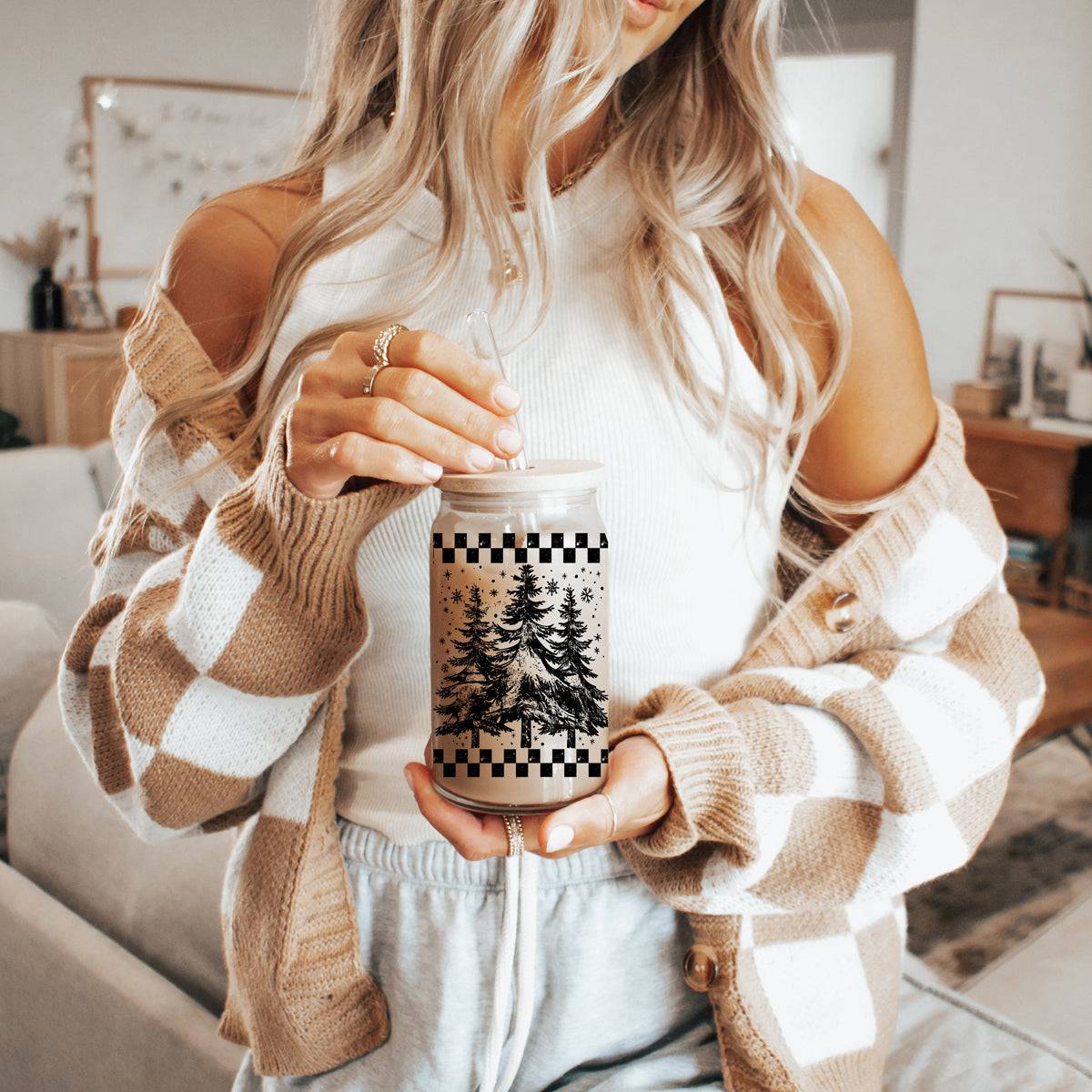 17oz Retro Christmas Tree Glass Tumbler